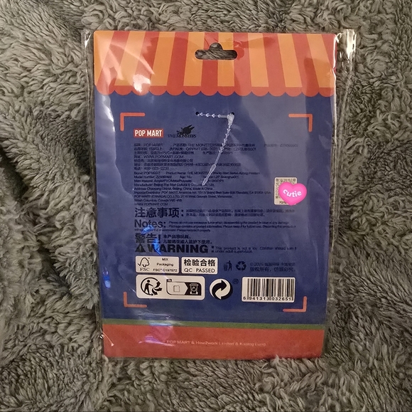 THE MONSTERS: Wacky Mart Labubu Puffer Keychain (LIMITED EDITION) - Picture 5 of 5